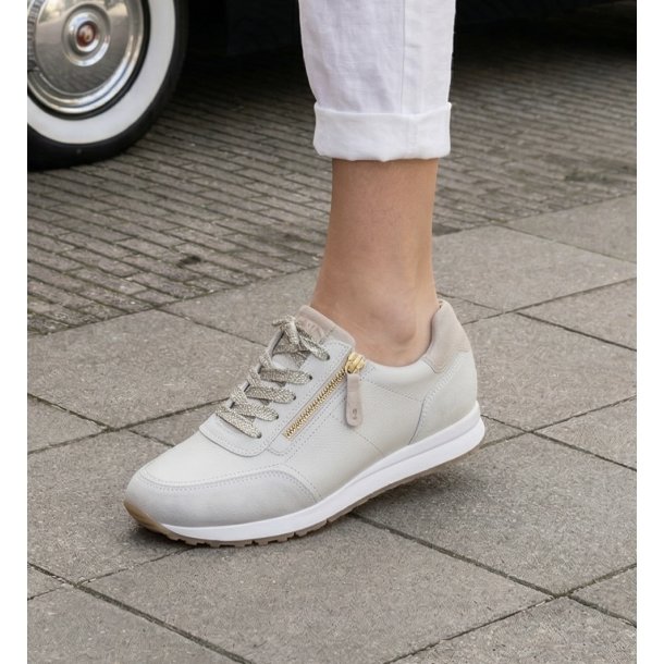 Paul Green - Sneakers i sand med sn�re og lynl�s - 4085