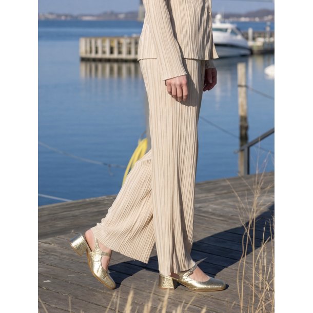 Wonders - Sko i guld med slingback og lille h�l - D2401