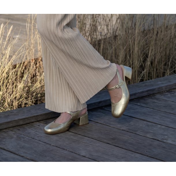 Wonders - Sko i guld med slingback og lille h�l - D2401