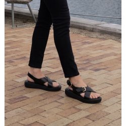 Wonders - Sandal i sort med plateau og sp�nder - AB1332