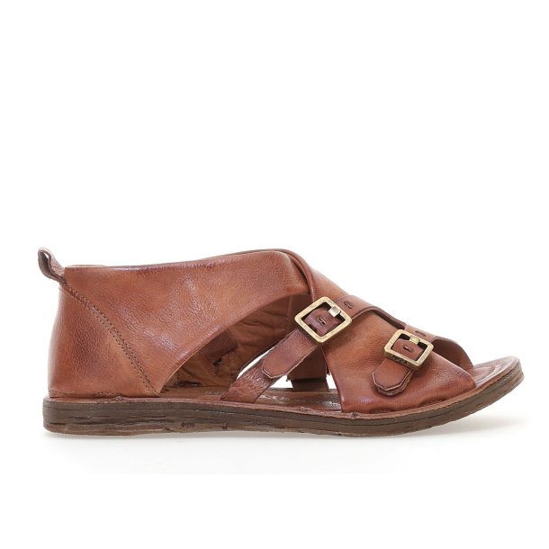 Airstep - Flad sandal i cognac med remme og spnder
