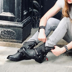 Airstep - St�vlette i sort med nitter