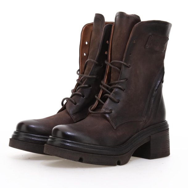 Airstep - Snrestvle i brun med moderat hl 