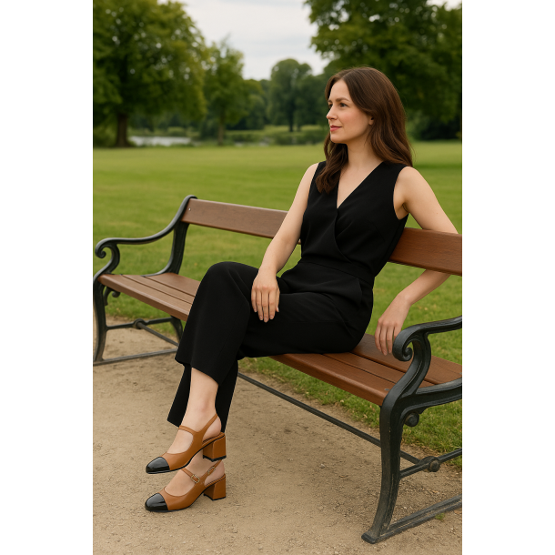 Billi Bi - Sko i camel og sort lak med slingback - A8076