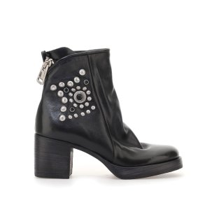 Airstep - Stvlette i sort med nitter, plateau og hl 