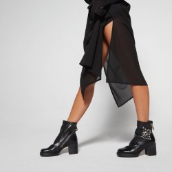 Airstep - Stvlette i sort med nitter, plateau og hl 