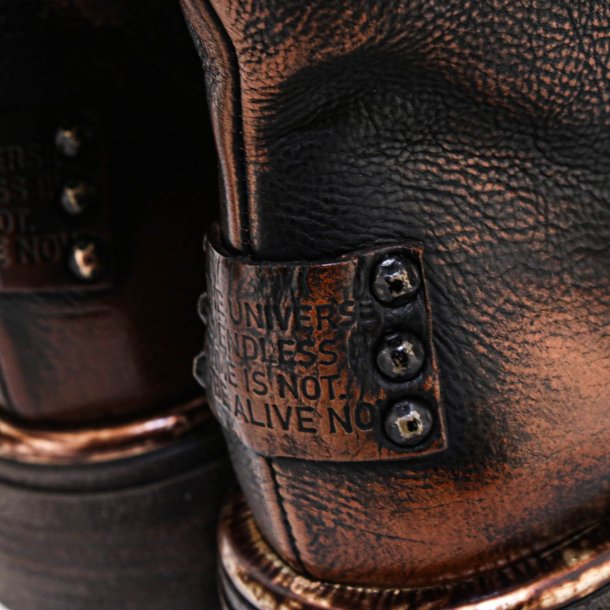 Airstep - Stvlette i flammet brun med sm nitter 