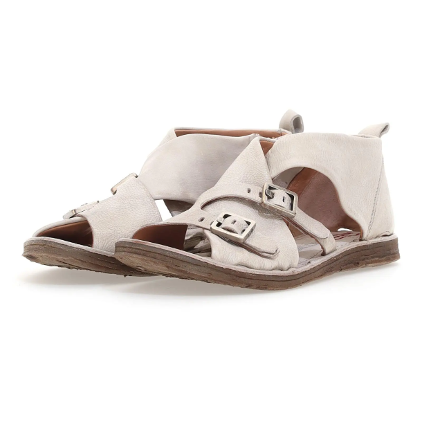 Airstep - Flad sandal i r�hvid med remme og sp�nder