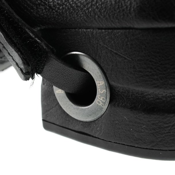 Airstep - Sandal i sort med ankelrem og moderat h�l 