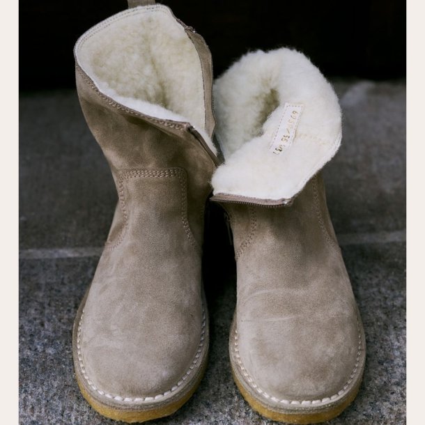 Billi Bi - Stvlette i sand ruskind med uldfoer - T6958